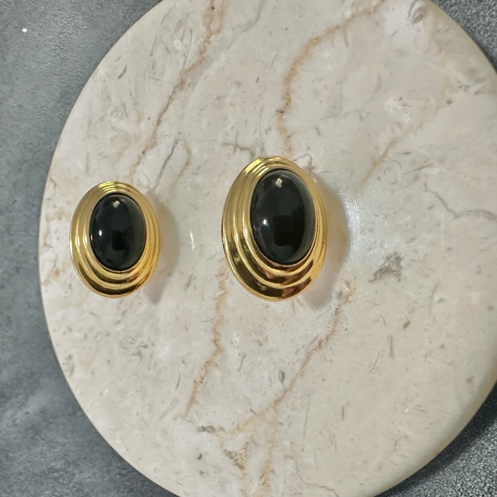 Vintage 1980’s Gold Tone Oval Shape Black Cabochon Post Back Earrings